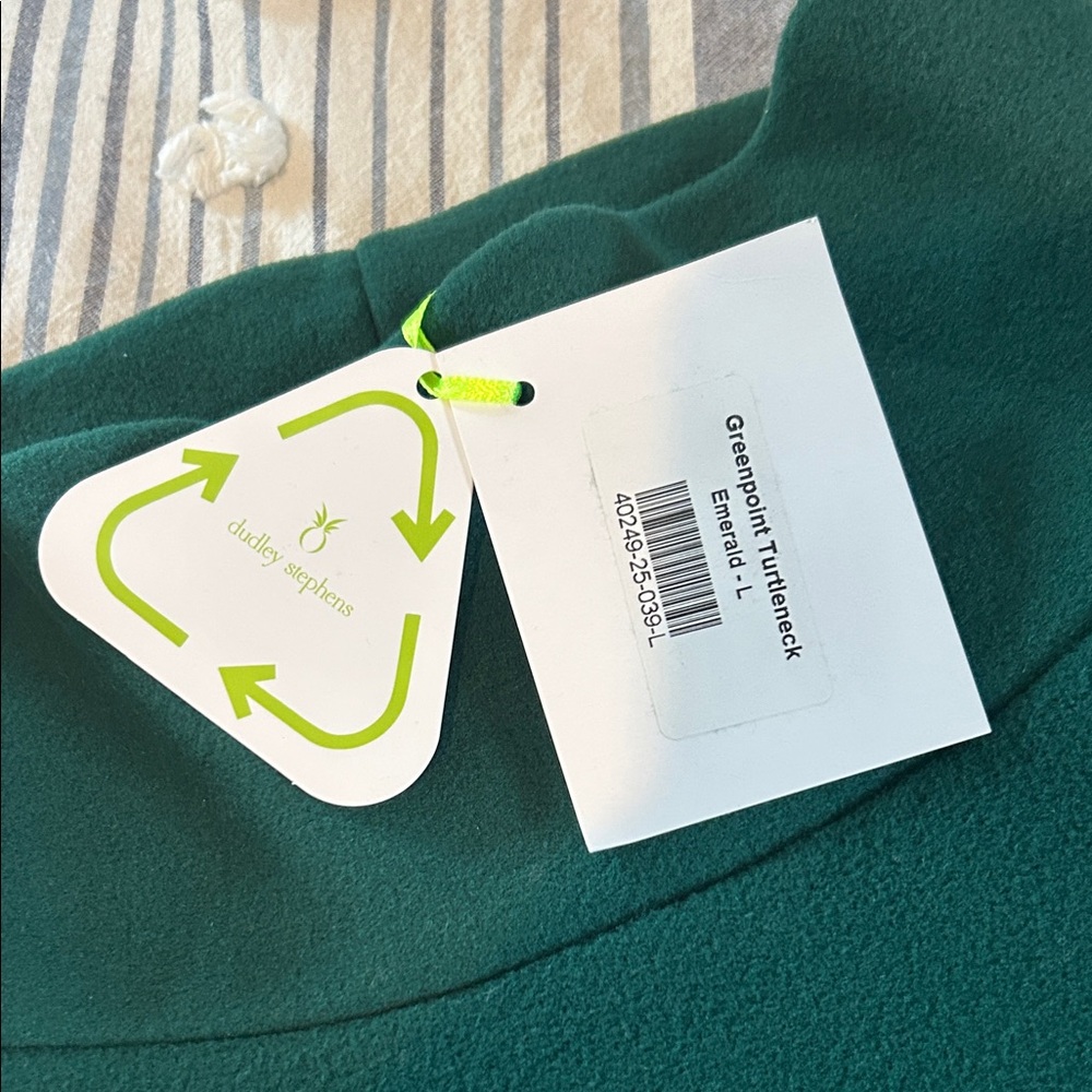 Dudley Stephen’s Greenpoint Emerald Turtleneck- NEW Tags On - Picture 3 of 3